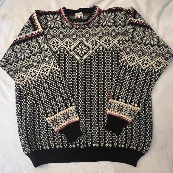 Tyrolean Sweater sz L